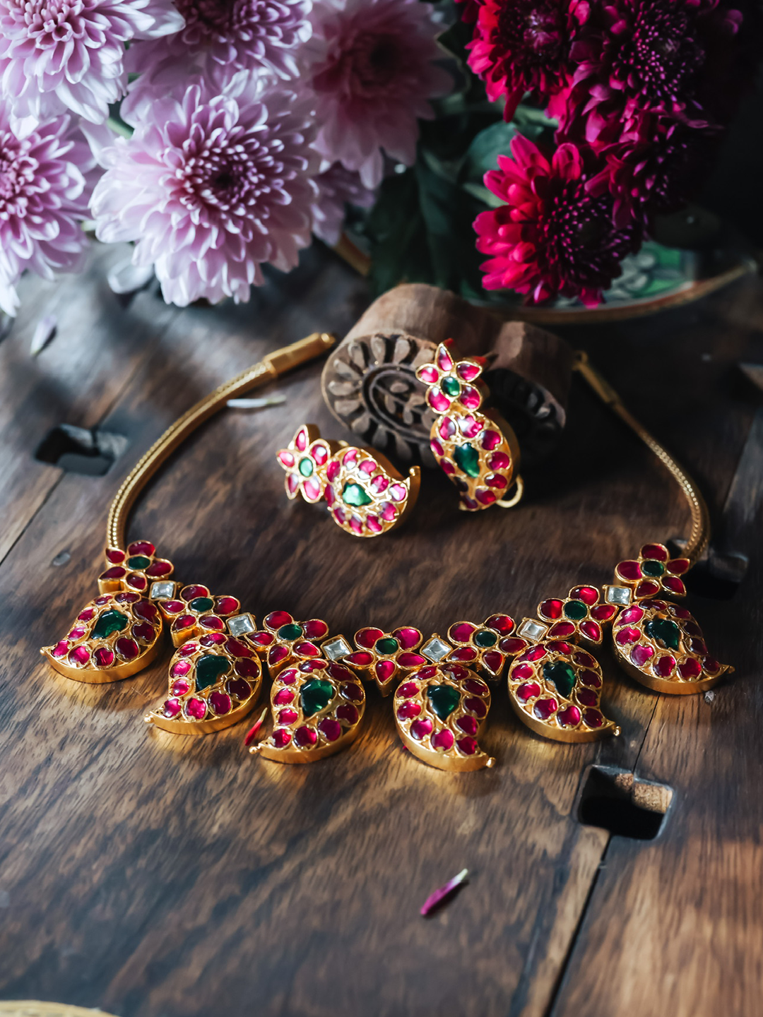 VAIDURYA NECKPIECE - NVD16