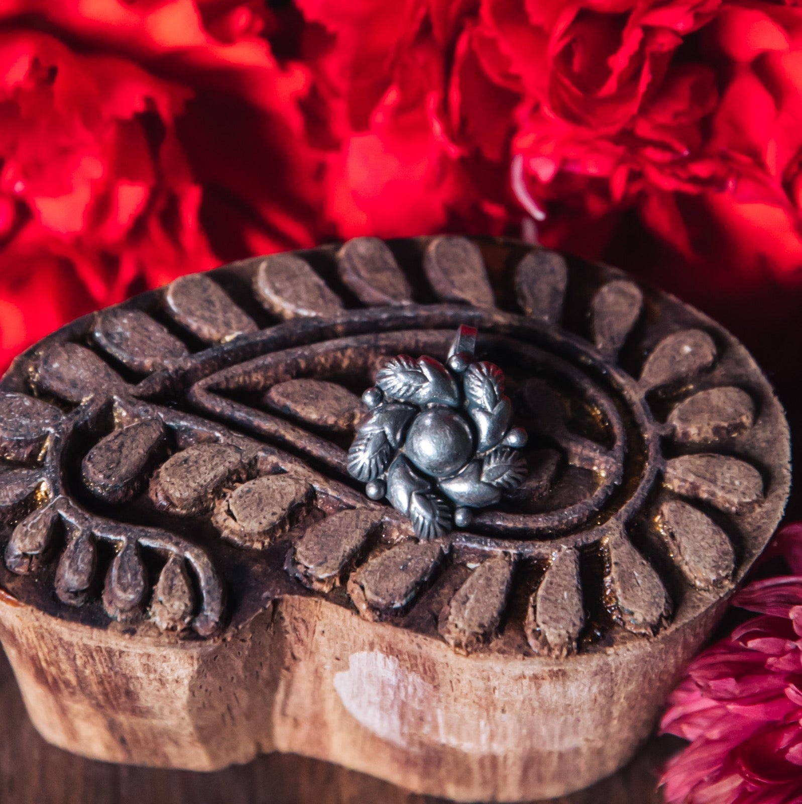 Floral Motif Nosepin (NNPC06)