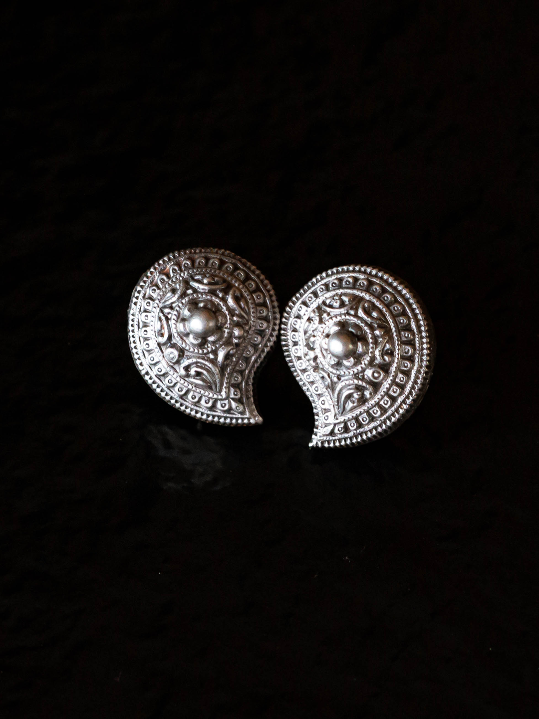 ABHINI EAR STUDS - EAB08