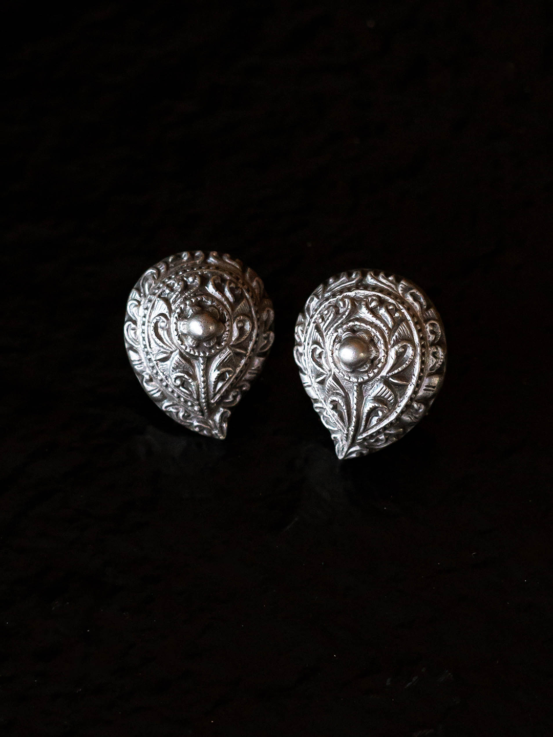 ABHINI EAR STUDS - EAB32