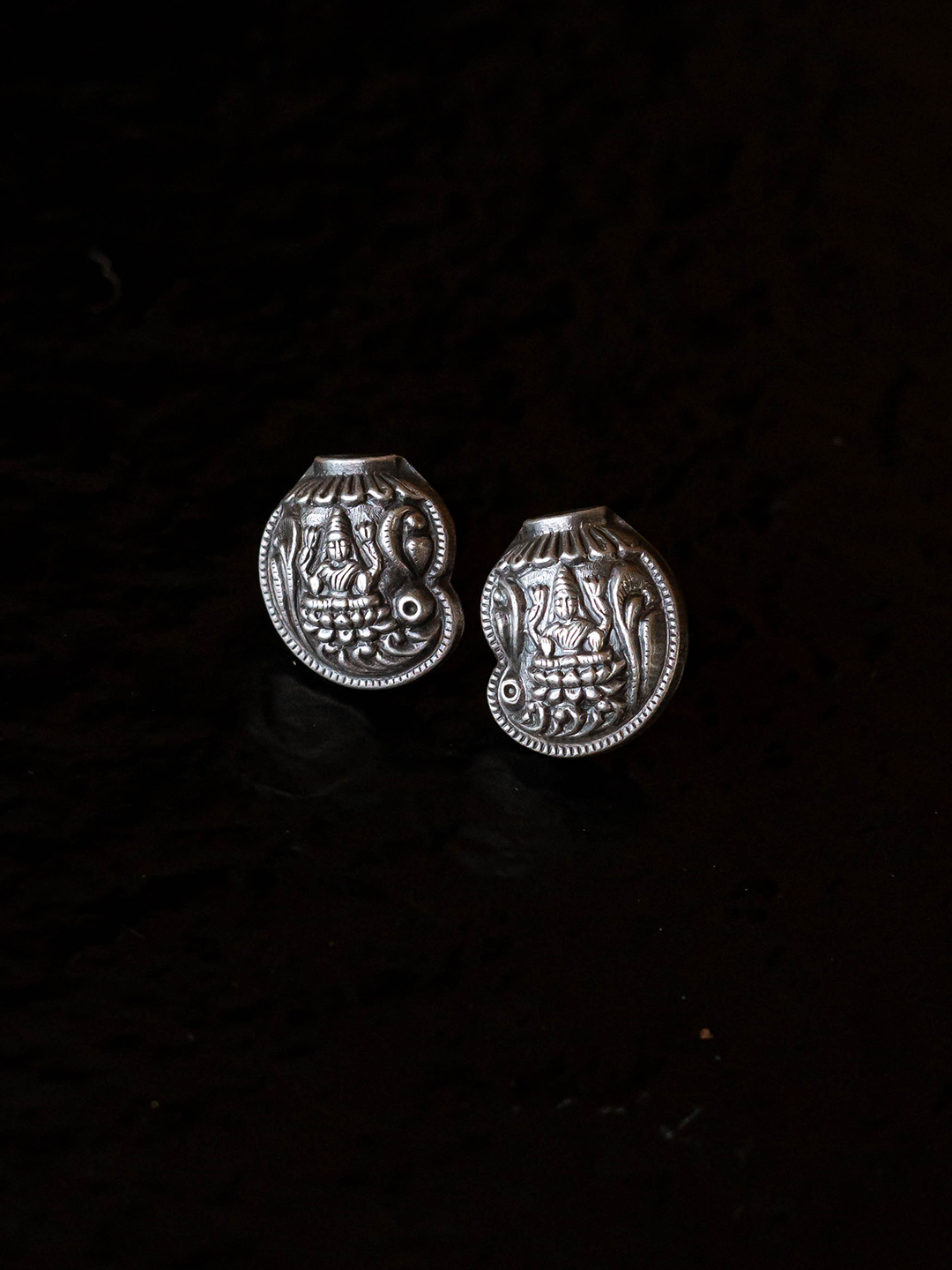 ABHINI EAR STUDS - EAB49