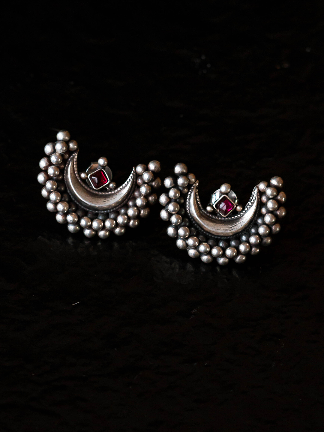 ABHINI EAR STUDS - EAB58