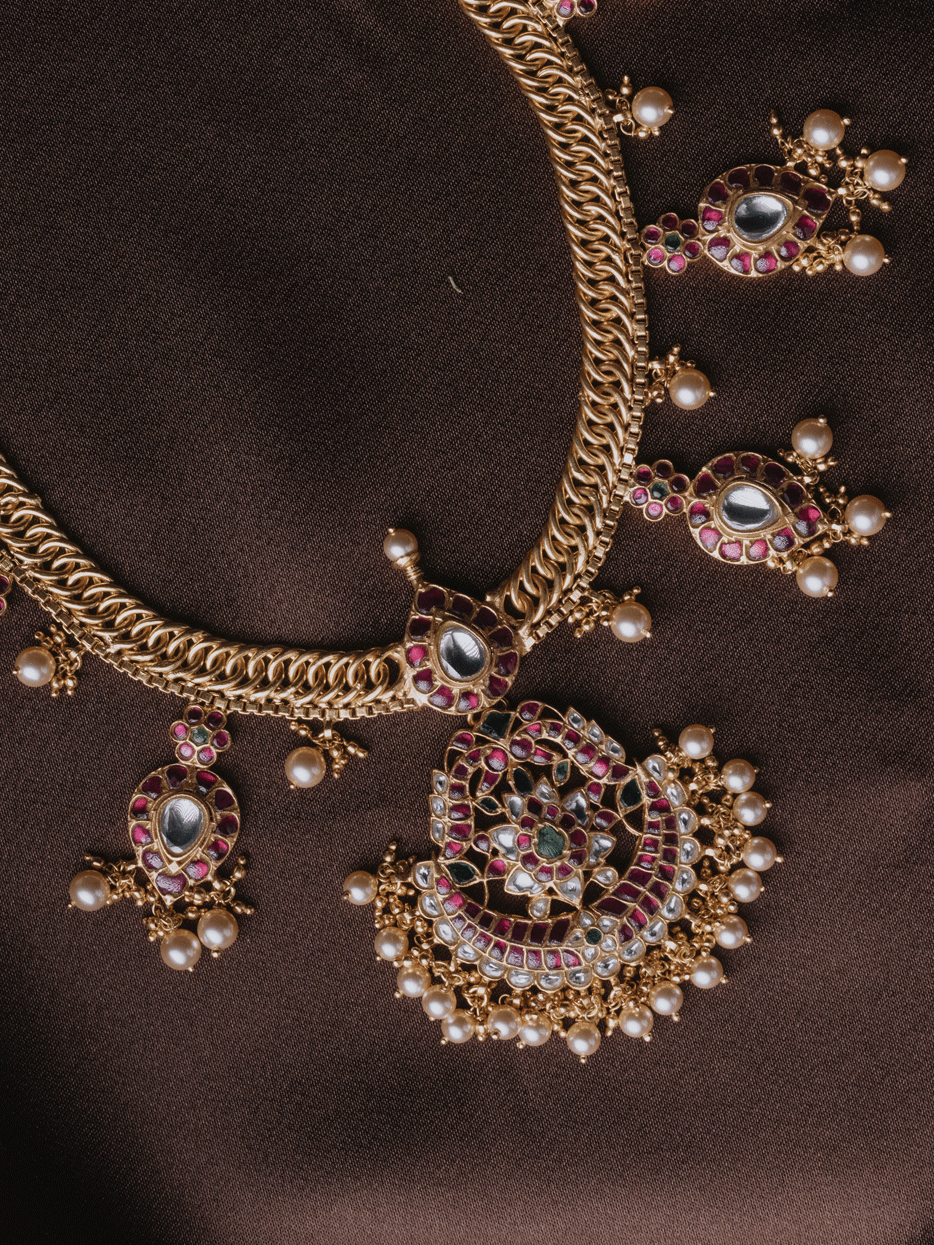 VAIDURYA NECKPIECE - NVD06