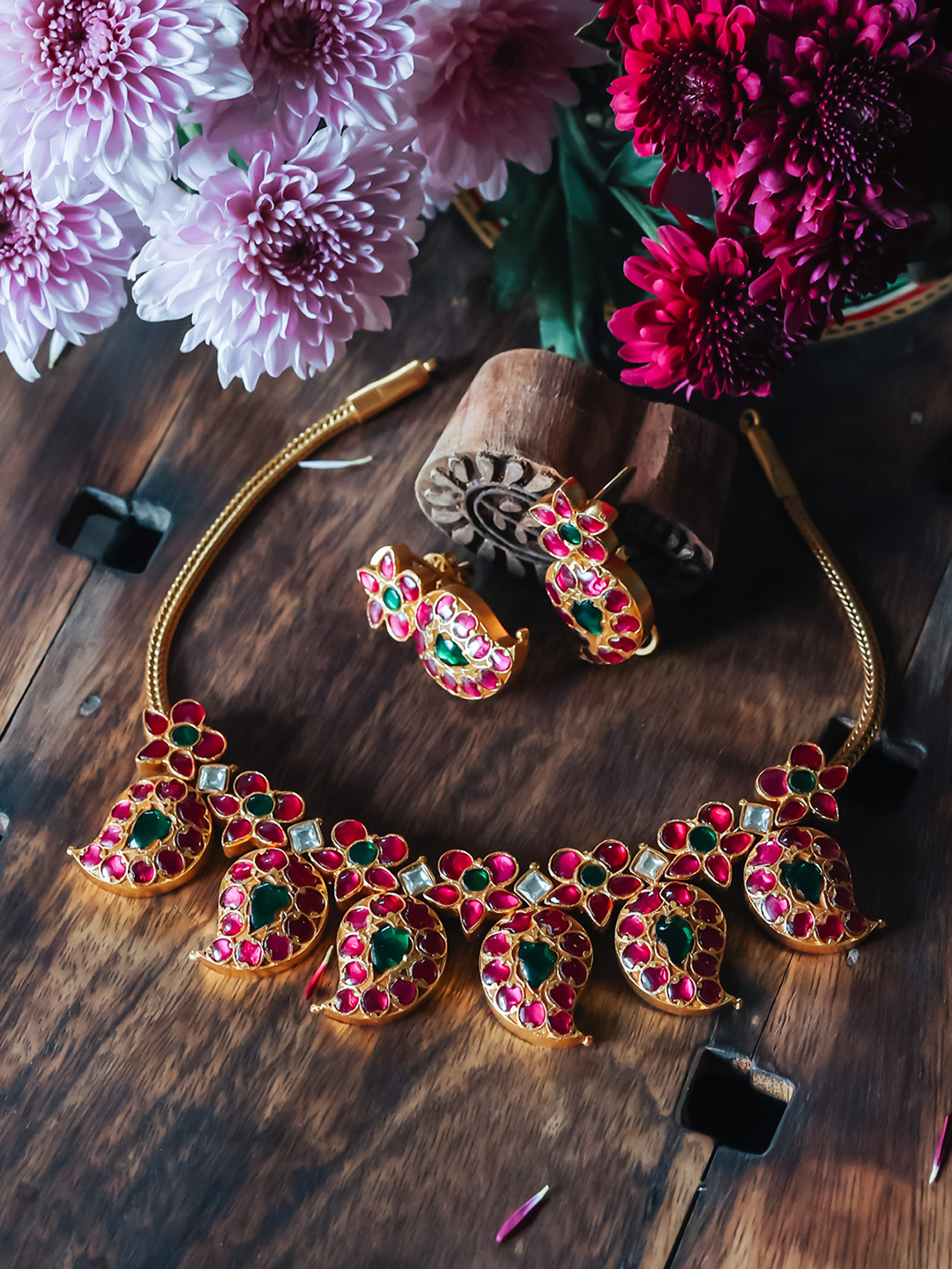 VAIDURYA NECKPIECE - NVD16