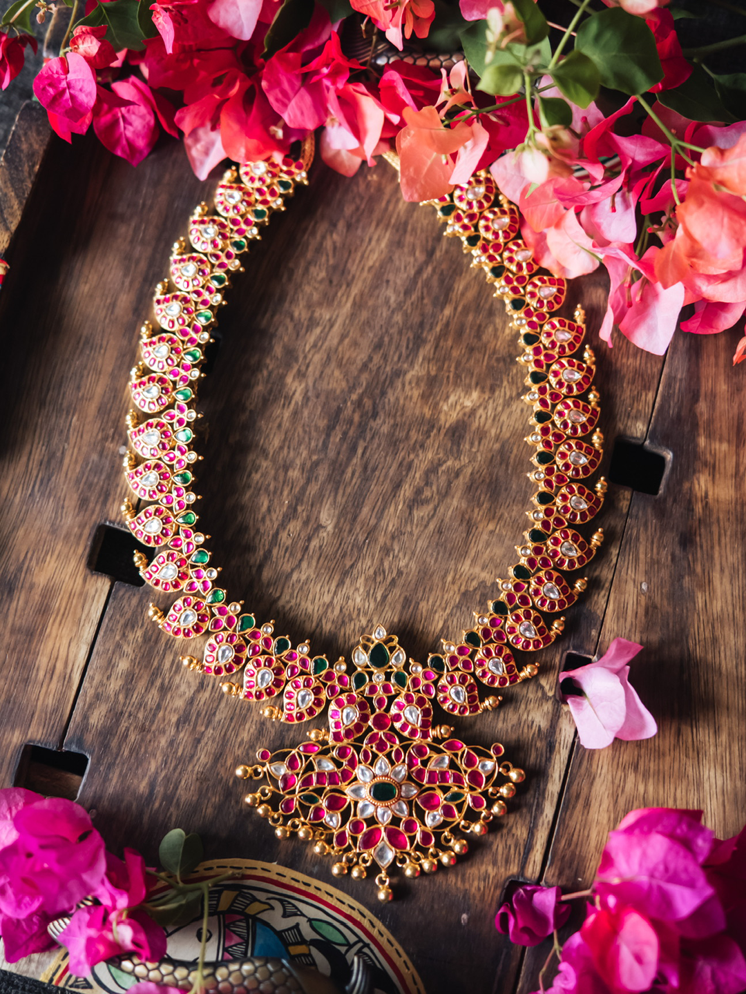 VAIDURYA NECKPIECE - NVD18