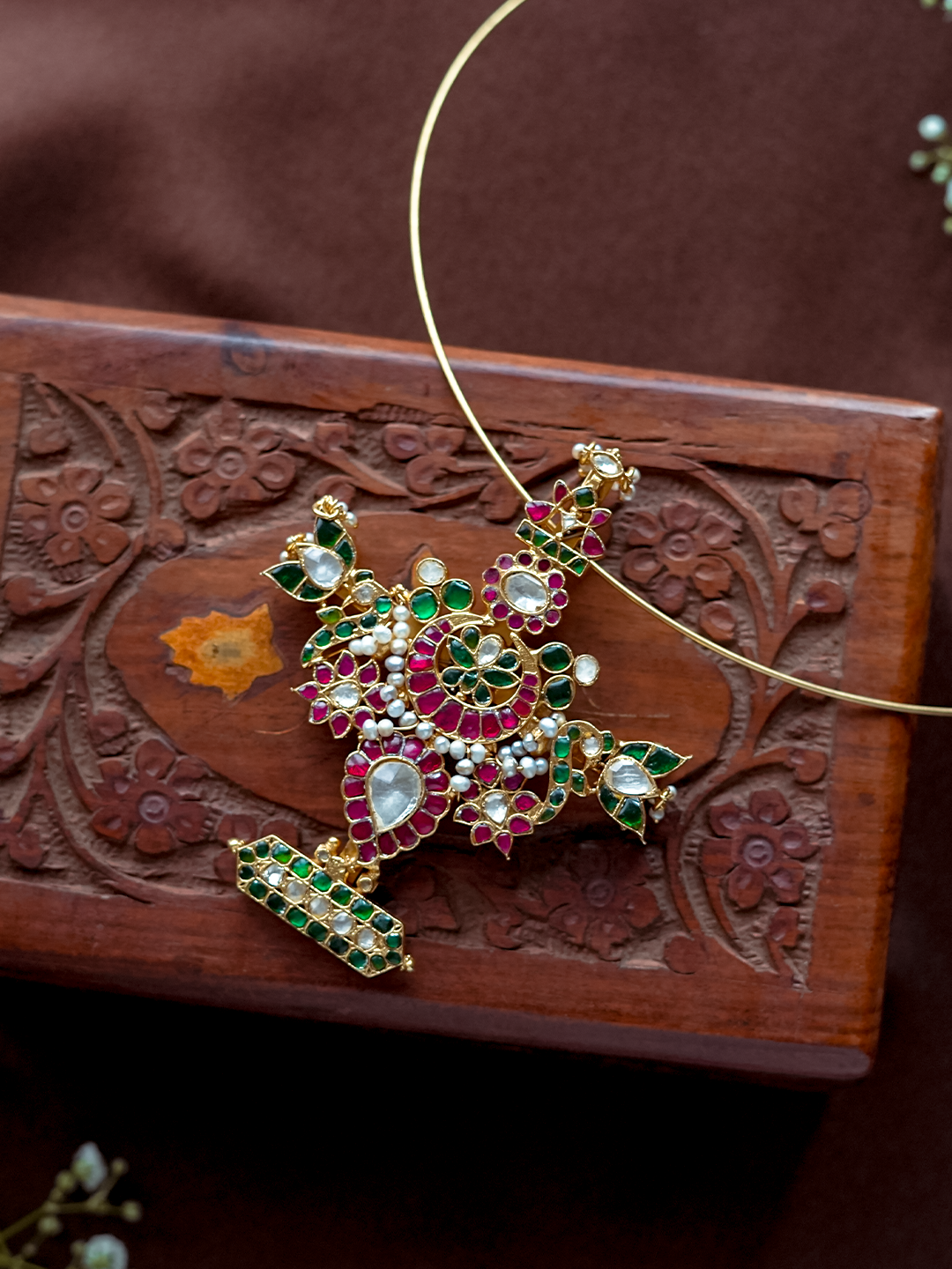 VAIDURYA NECKPIECE - NVD24