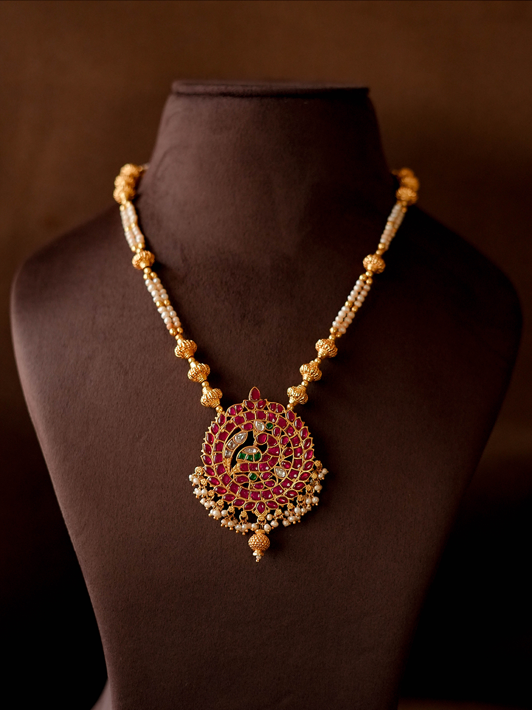 VAIDURYA NECKPIECE - NVD35