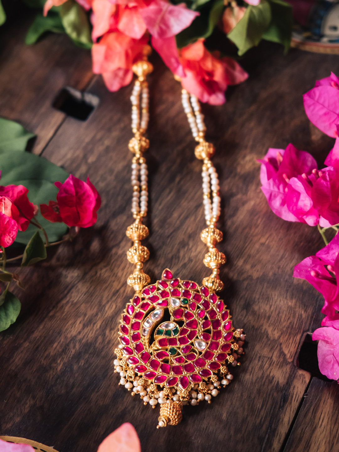 VAIDURYA NECKPIECE - NVD35