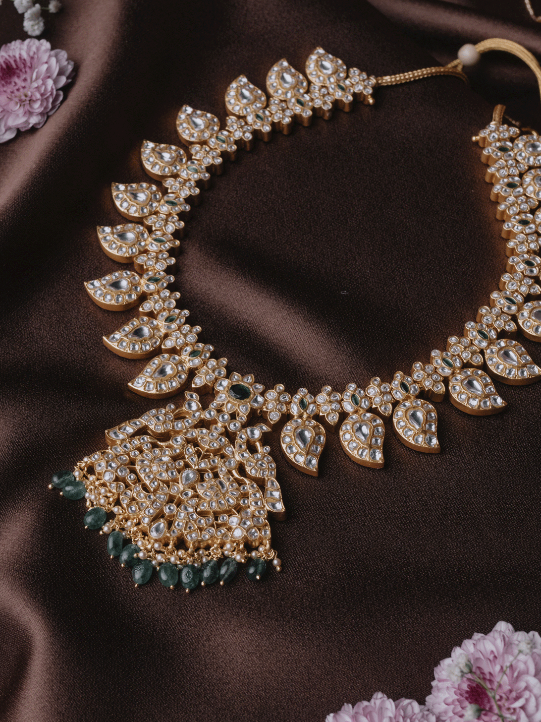 VAIDURYA NECKPIECE - NVD37