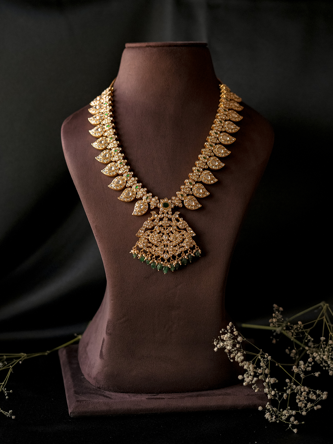 VAIDURYA NECKPIECE - NVD37