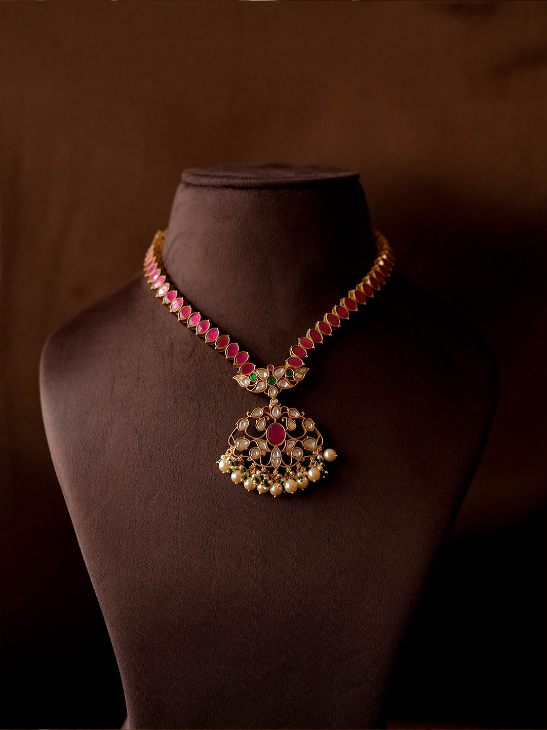 VAIDURYA NECKPIECE - NVD38