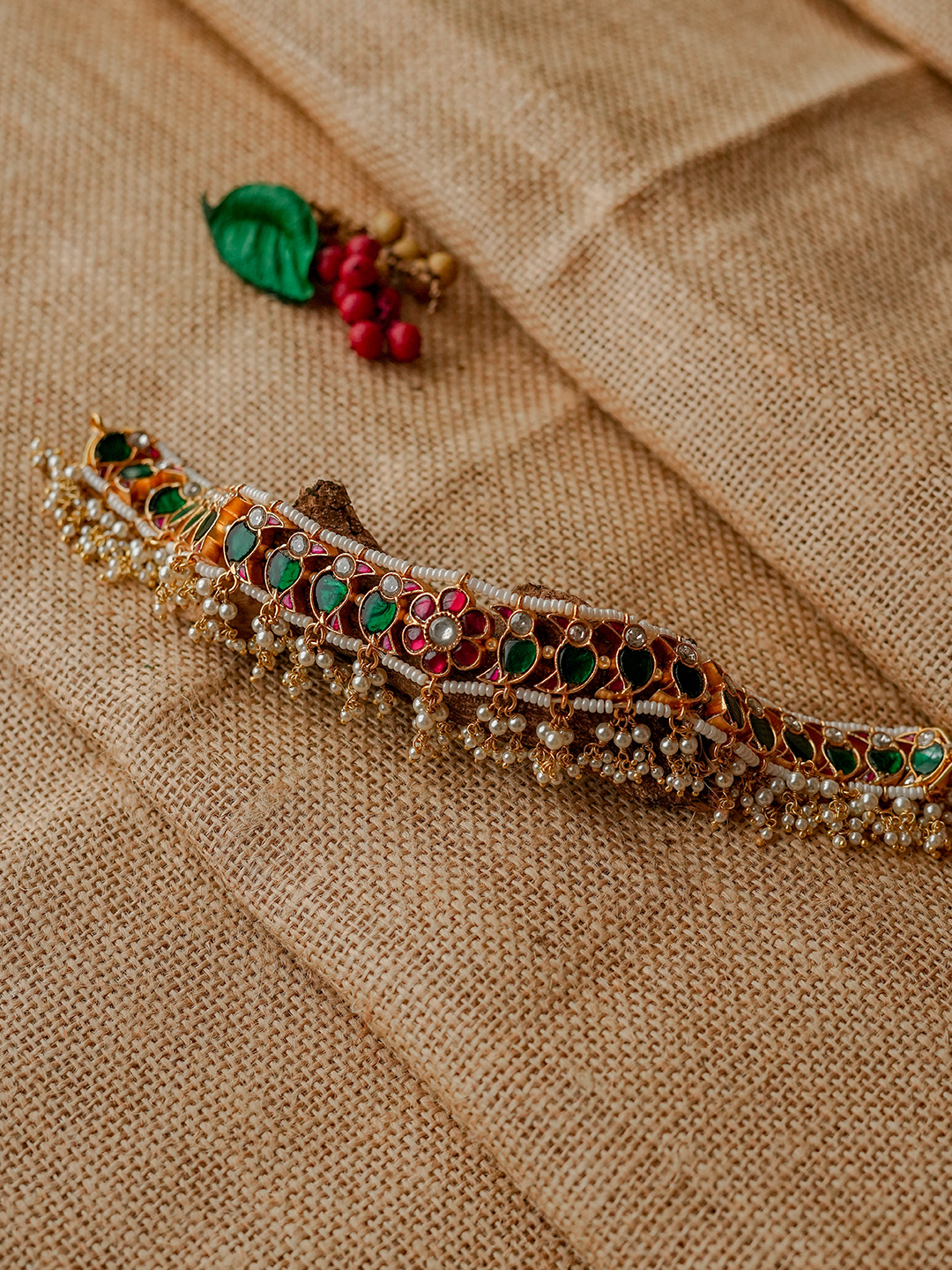 VAIDURYA NECKPIECE - NVD41