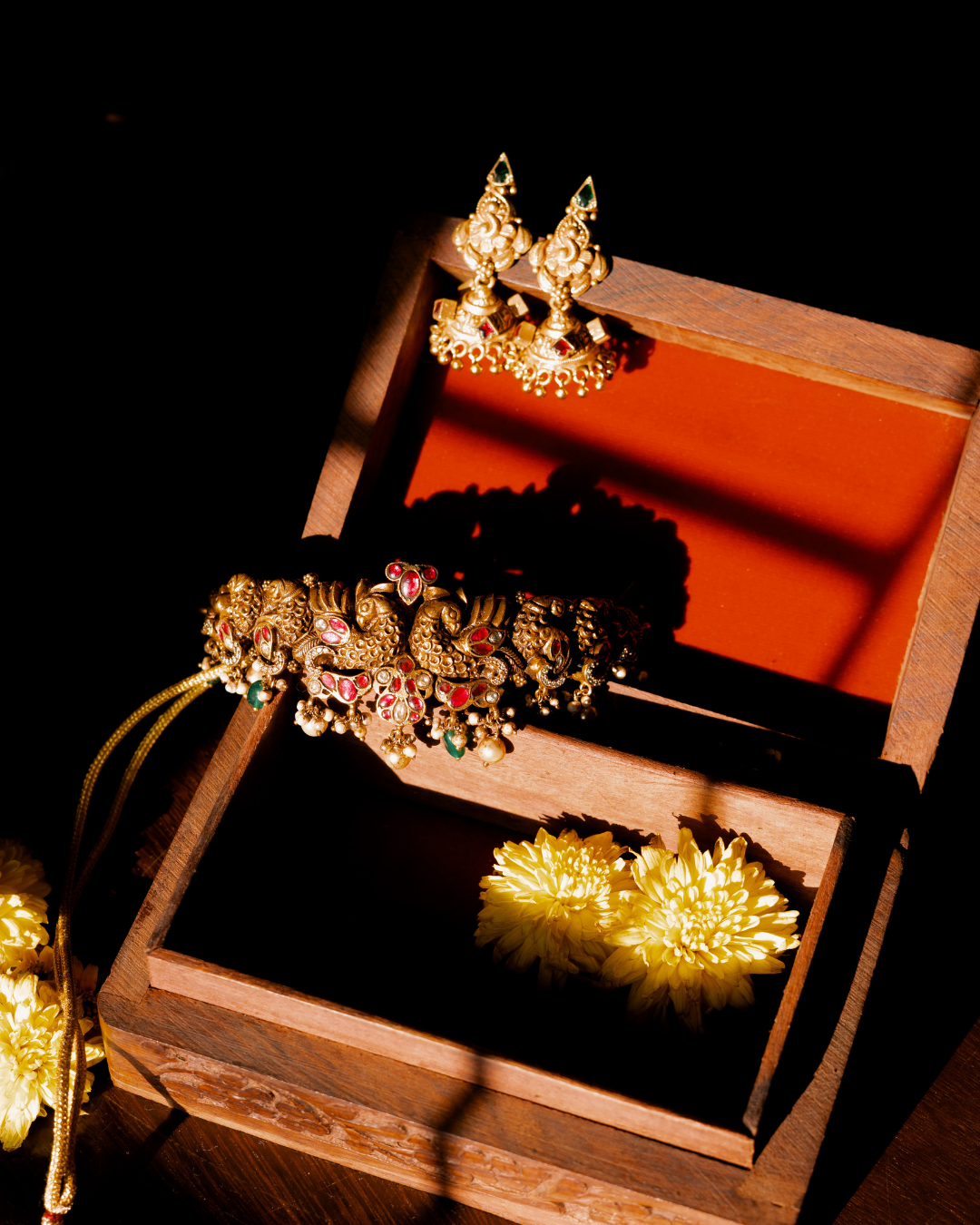 VAIDURYA NECKPIECE - NVD42