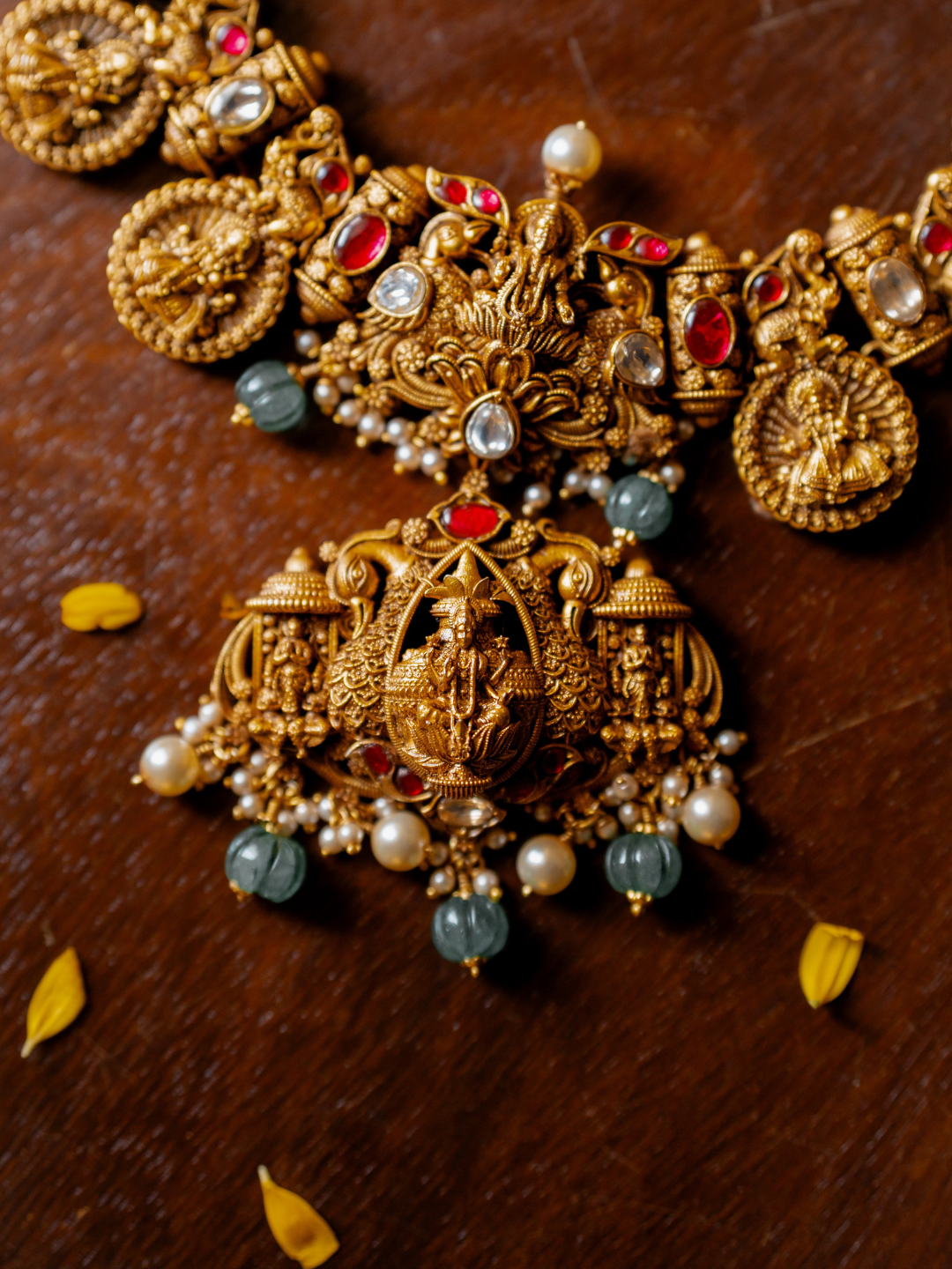 VAIDURYA NECKPIECE - NVD44