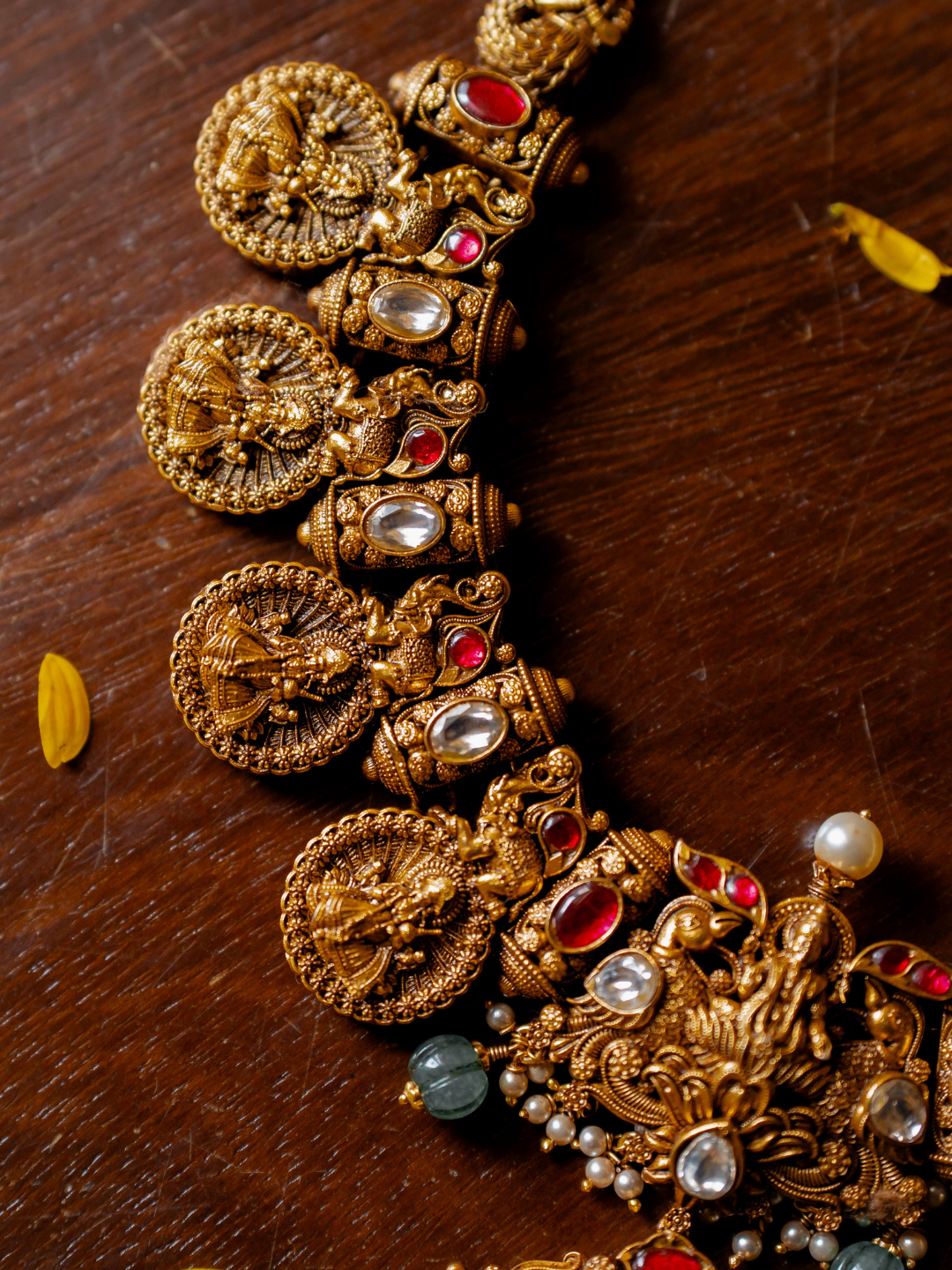 VAIDURYA NECKPIECE - NVD44