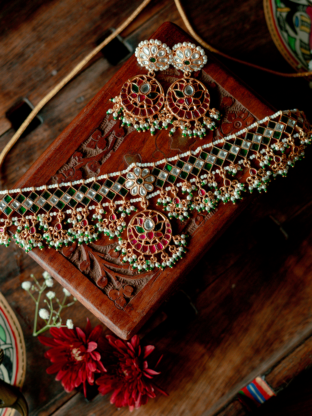 VAIDURYA NECKPIECE - NVD46